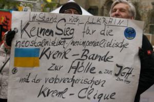 2025-04-19-Oma-HB-gmvIMG 0470-Gegendemonstranten