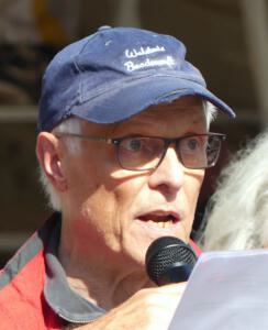 23-P1330388a-Rodolfo-Bohnenberger-aufstehen